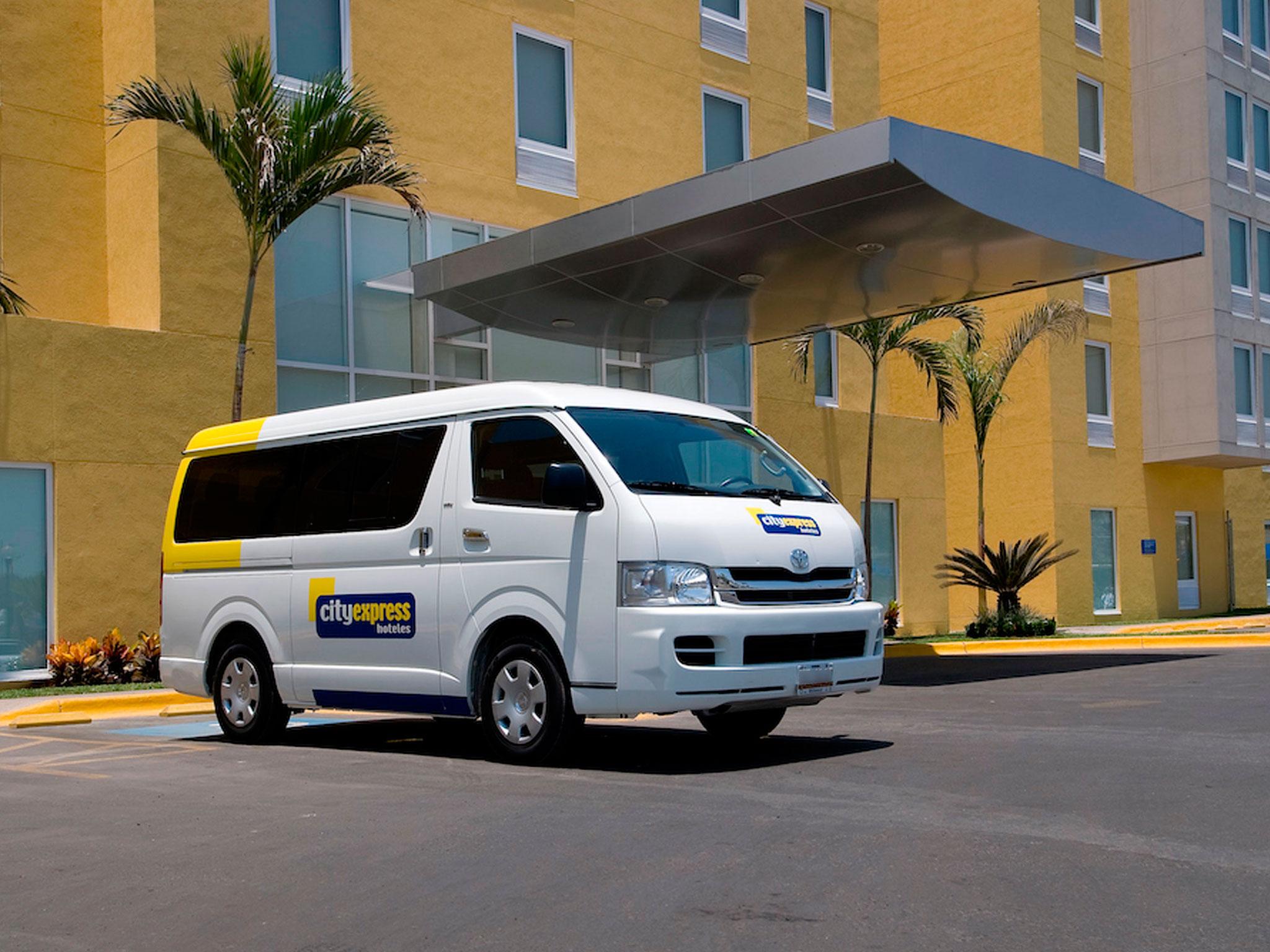 City Express By Marriott Lazaro Cardenas Exterior photo